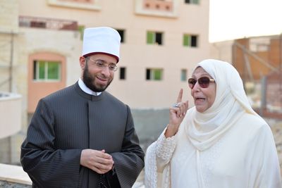 Abla Al-Kahlawi, Osama Al-Azhari and young media professionals participate in the Iftar party of the righteous women, and listen to us